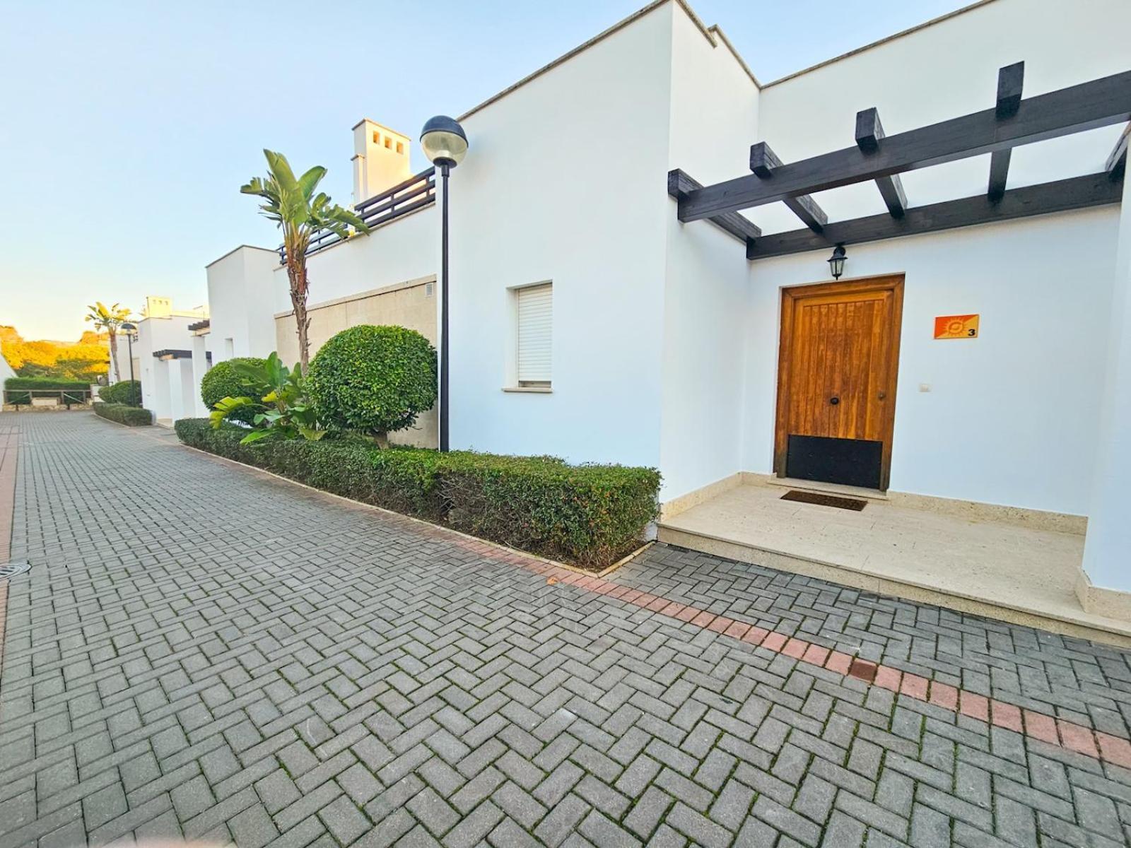 Pass The Keys Spacious 4-bed With Jacuzzi Bbq