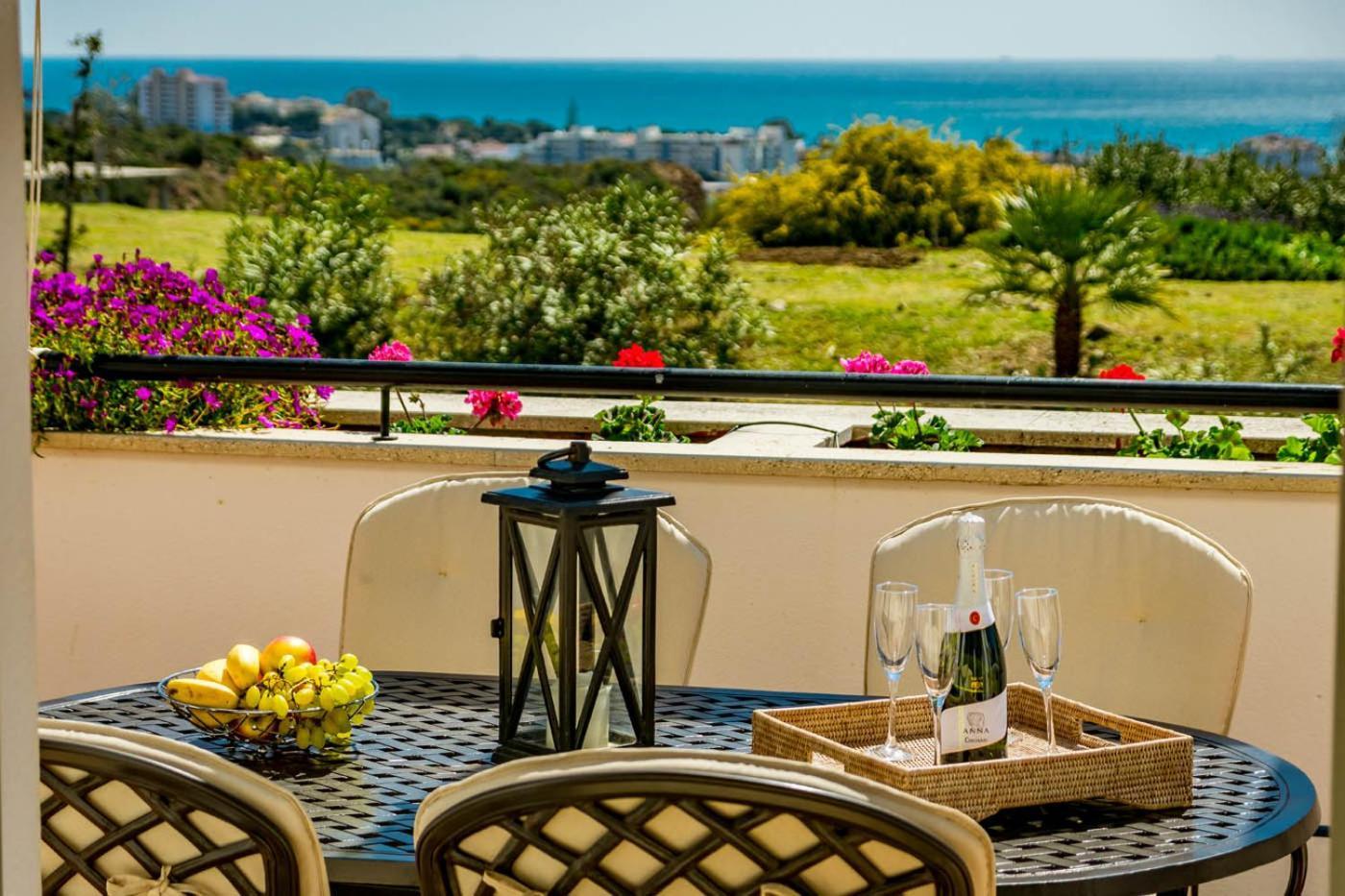 Pass The Keys Spacious 4-bed With Jacuzzi Bbq Holiday home *
